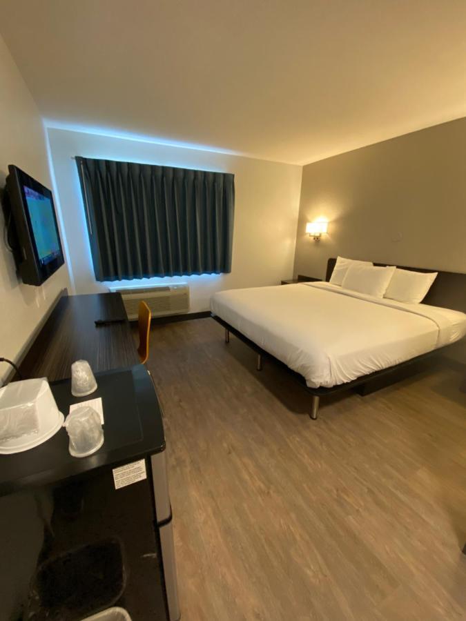 6-fort Wayne, In 4*