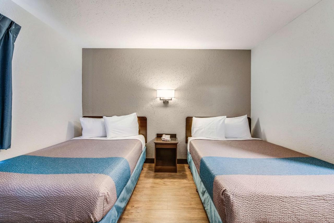 Hotel 6-fort Wayne, In 4*