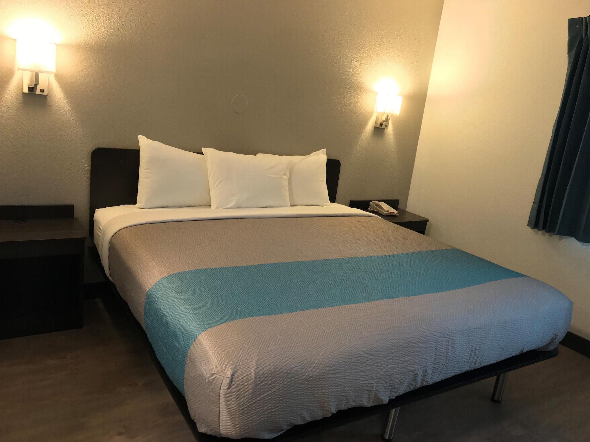 Hotel 6-fort Wayne, In