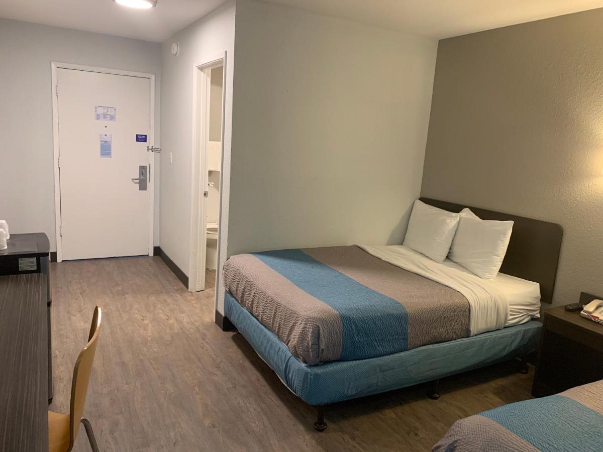 Hotel 6-fort Wayne, In